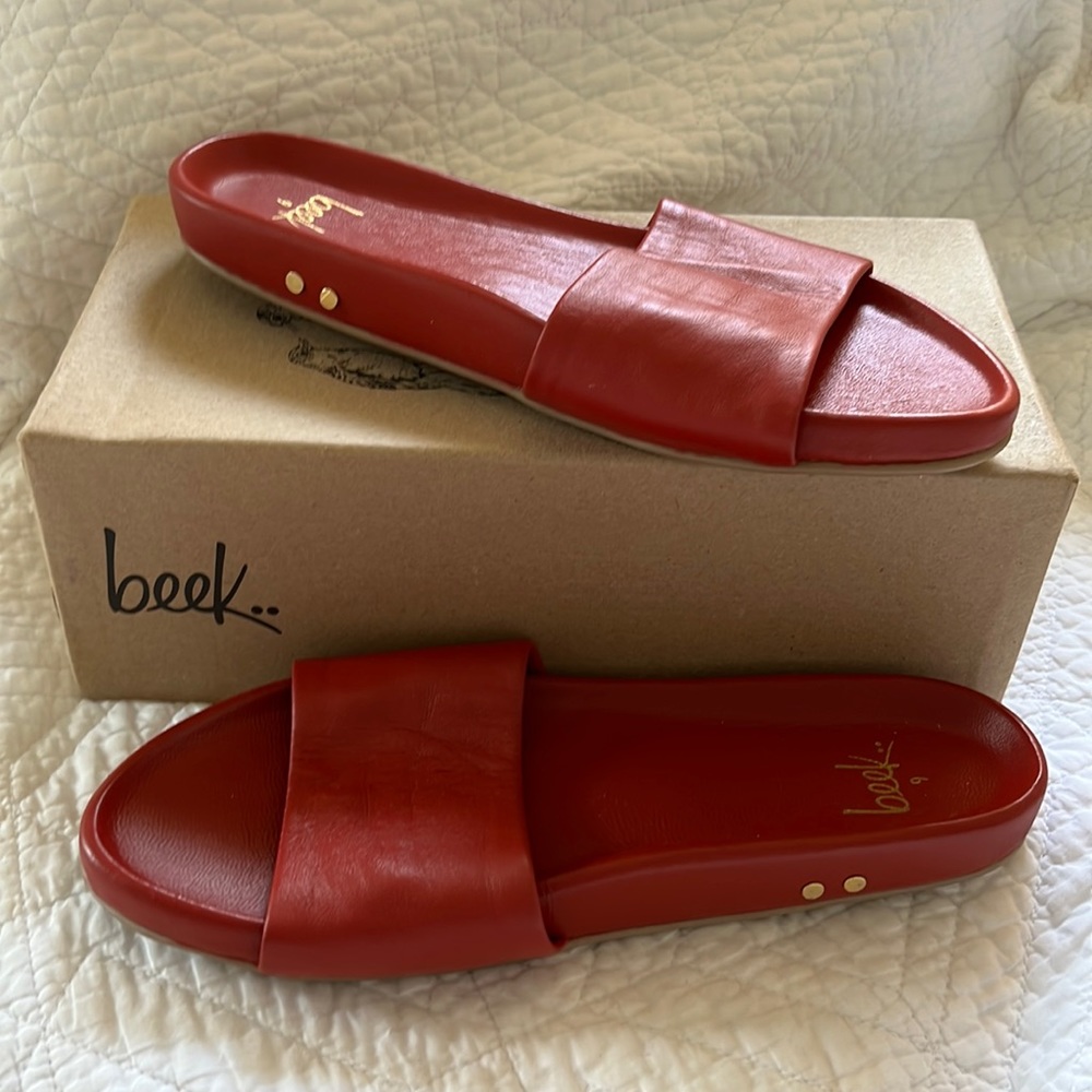 BEEK GALLITO RED soft leather slides NWT.  Size 9
